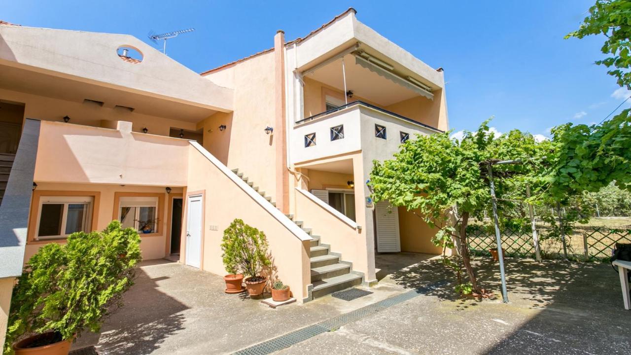 Amversa'S House Potos Exterior foto